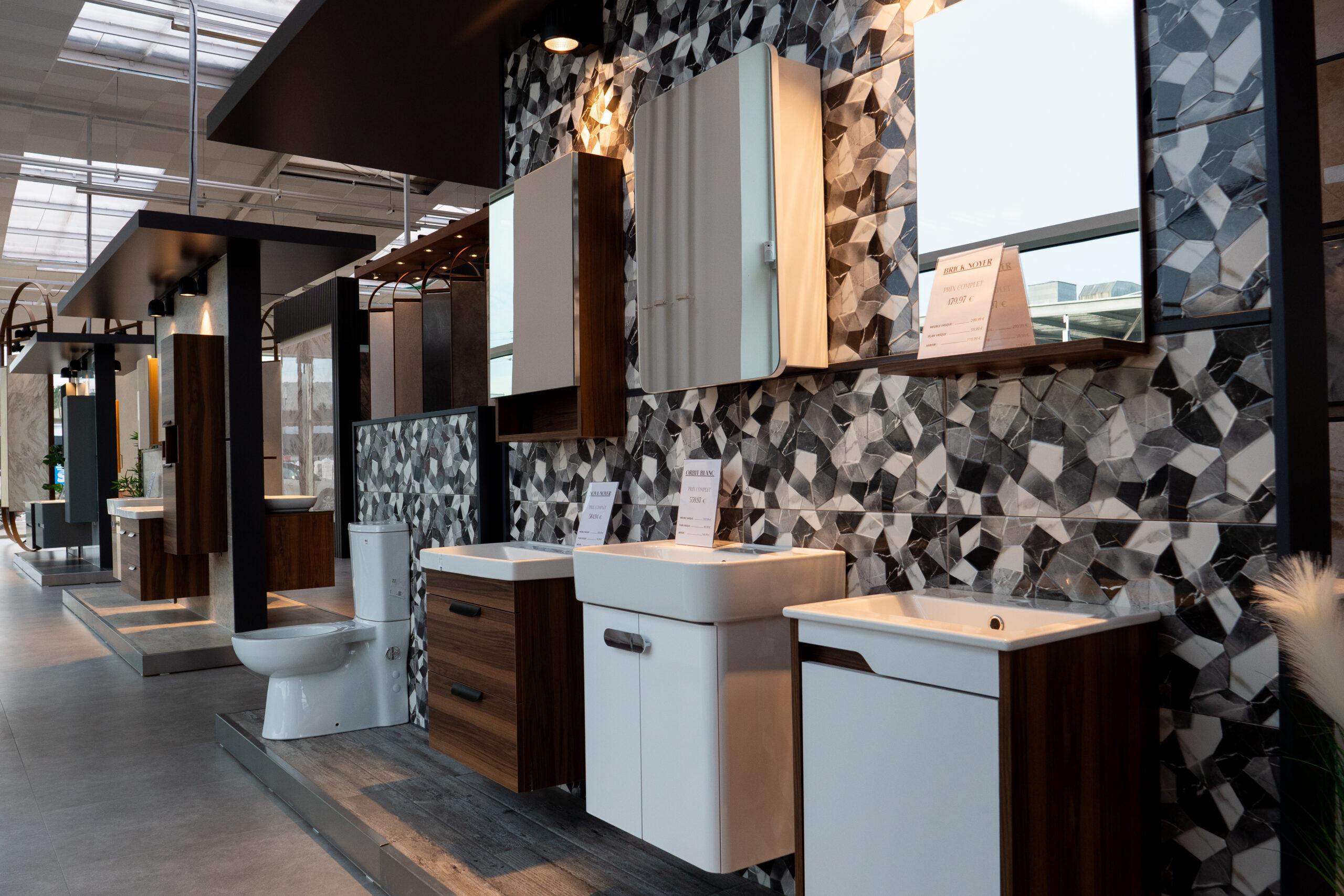 Photo Showroom exposition meubles salle de bain suspendue