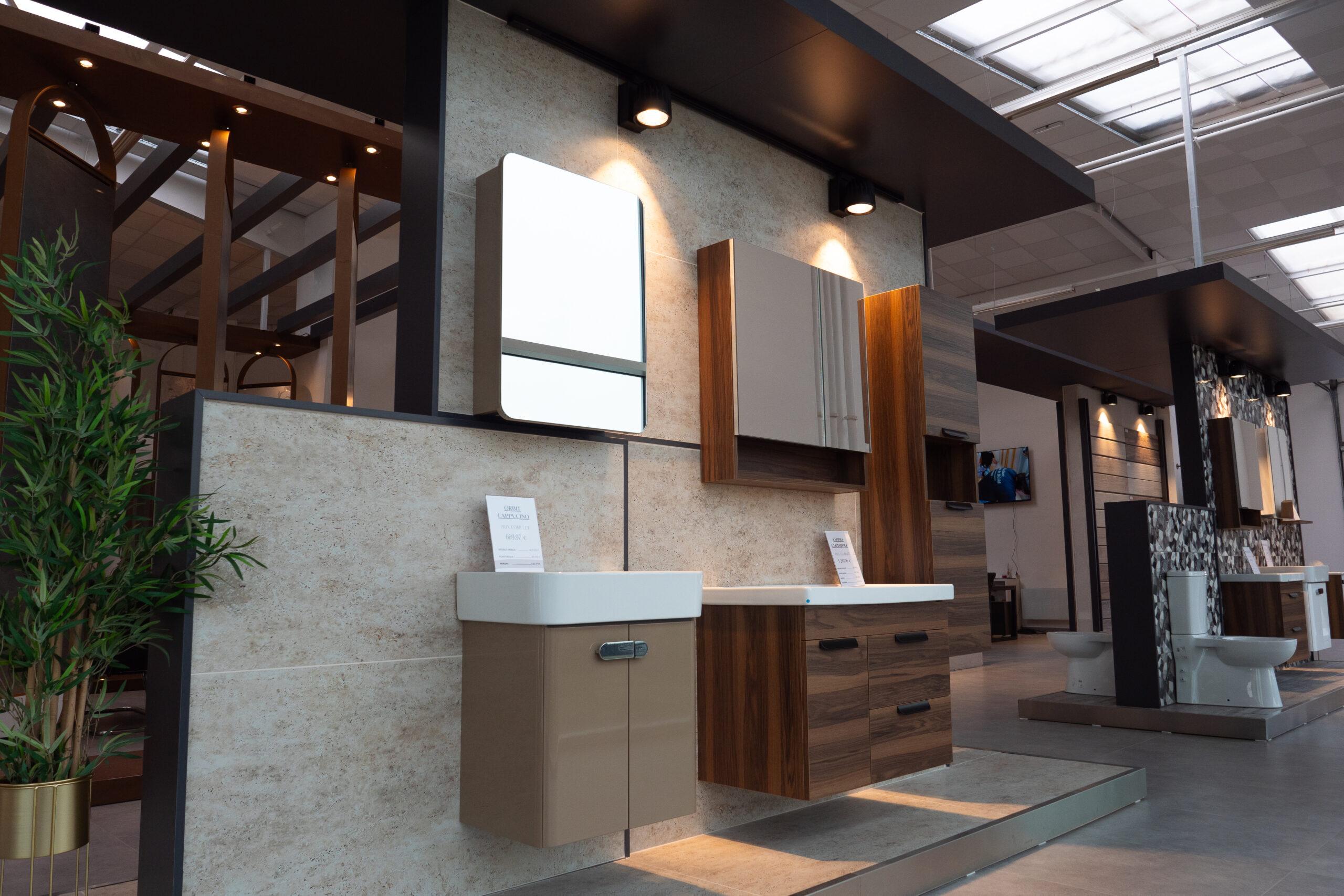 Photo Showroom exposition meubles salle de bain suspendue